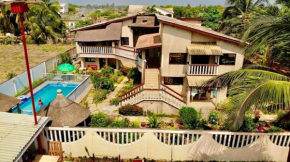 Maison spacieuse à Grand Popo avec piscine partagée 180 m²